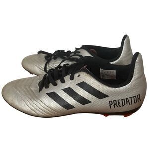 Adidas Kids Predator Lace Up Cleats. Size 3 Little Kid.